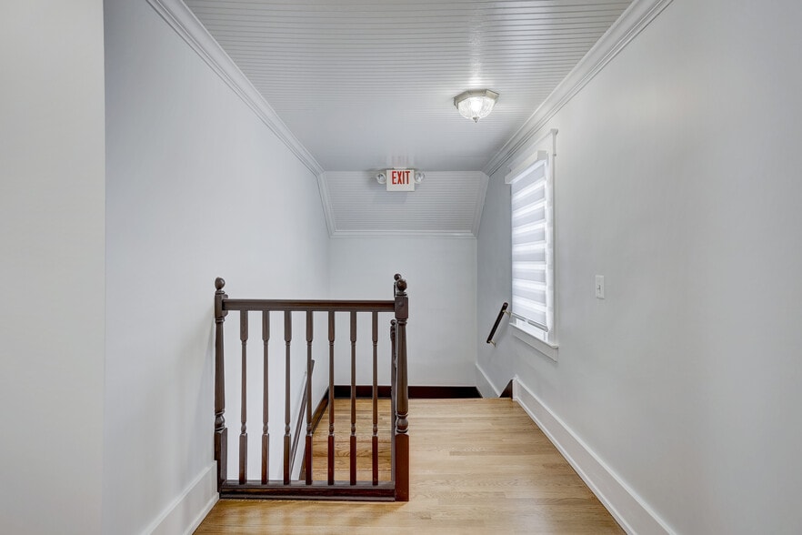 More Photos Of 2520 Rochester Rd, Royal Oak Office For Lease