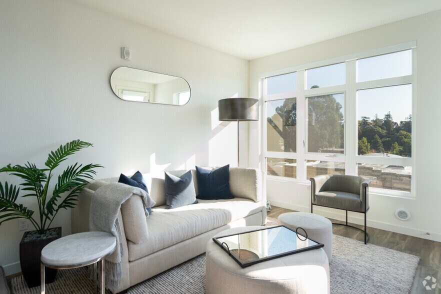 More Photos Of 3093 Broadway, Oakland Apartments For Lease