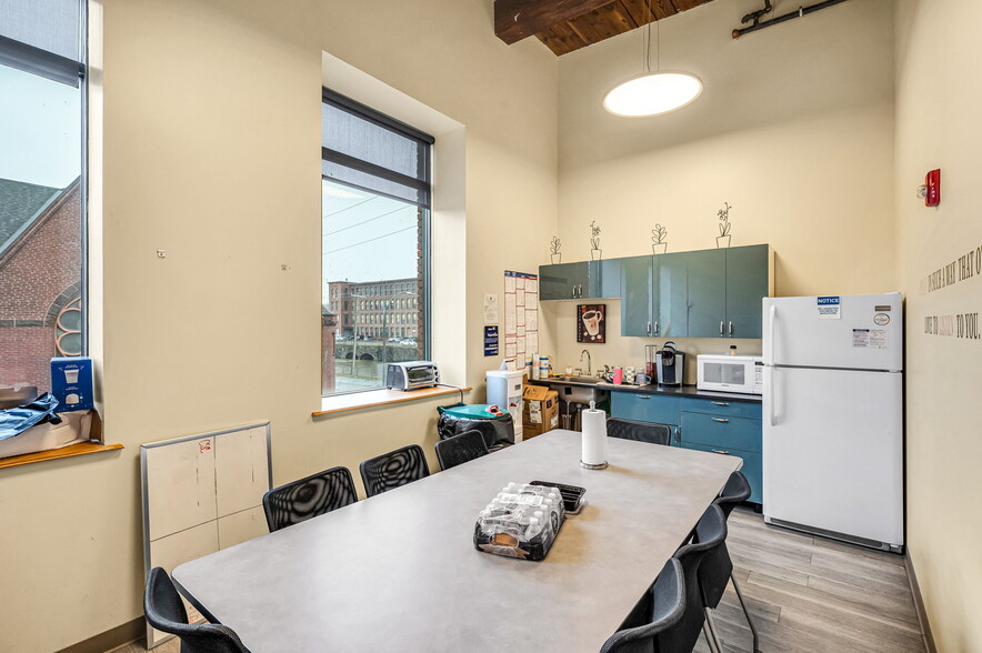 More Photos Of 306 Race St, Holyoke Medical For Sale