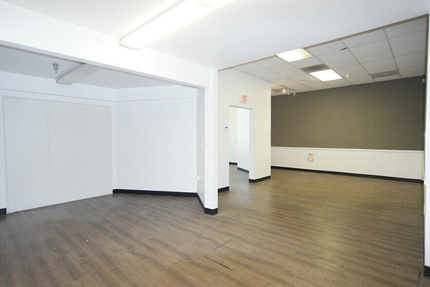 More Photos Of 4125 Market St, Ventura Light Manufacturing For Sale