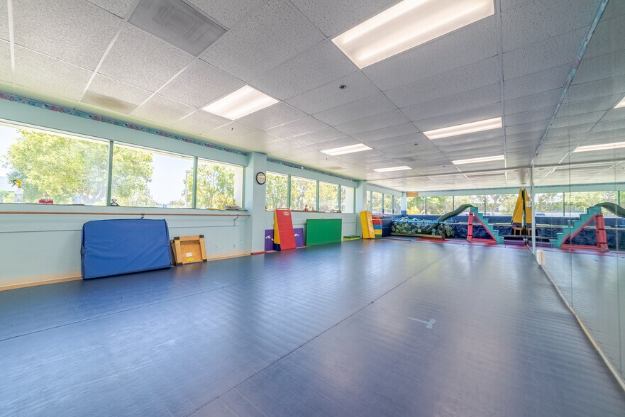 More Photos Of 1 Argonaut, Aliso Viejo Manufacturing For Sale
