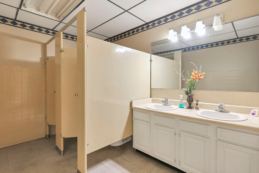 More Photos Of 2844 E River Rd, Dayton Office For Sale