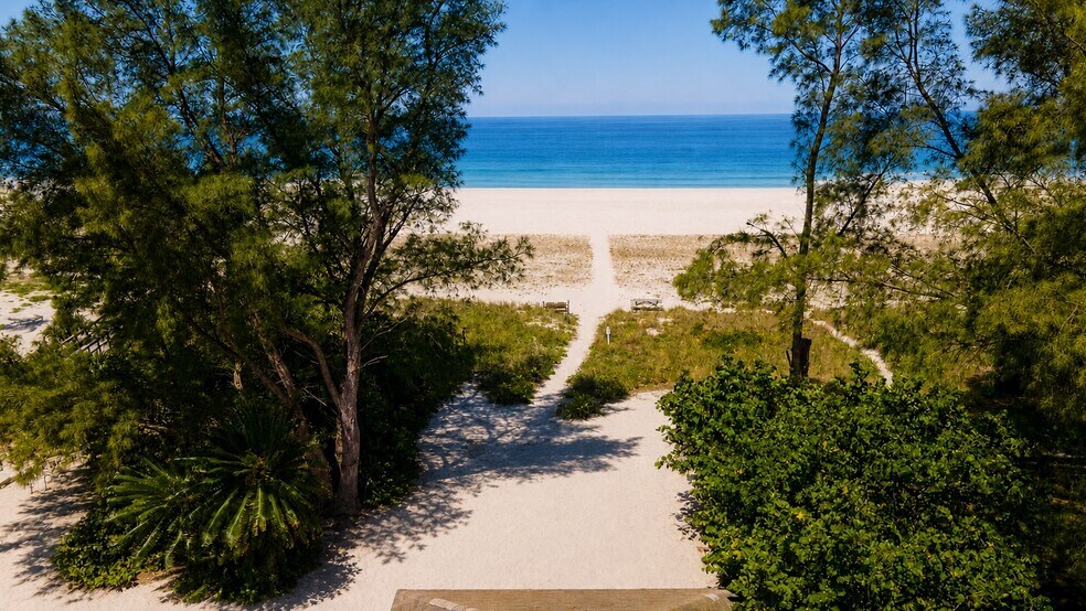 More Photos Of 10200 Gulf Blvd, Treasure Island Hotel For Sale