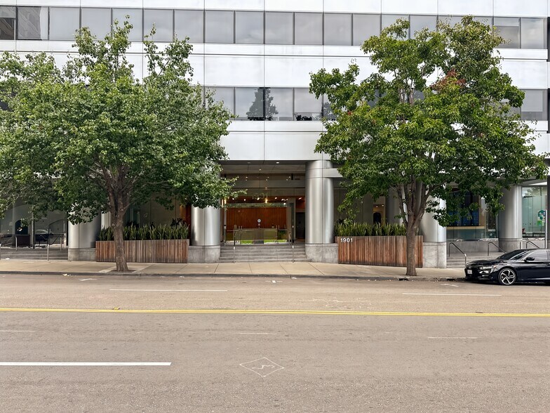 More Photos Of 1901 Harrison St, Oakland Coworking Space