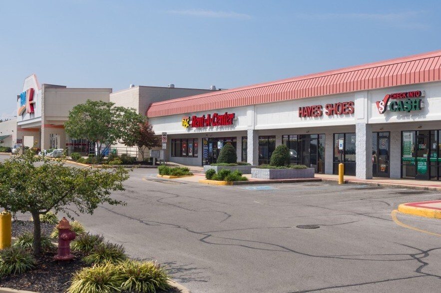 More Photos Of 218-230 S L Rogers Wells Blvd, Glasgow General Retail For Lease