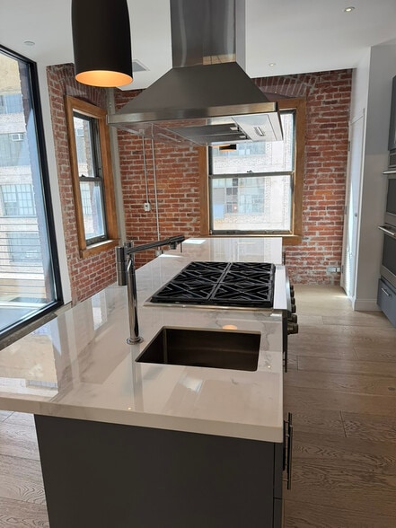 More Photos Of 808 S Broadway, Los Angeles Office For Lease