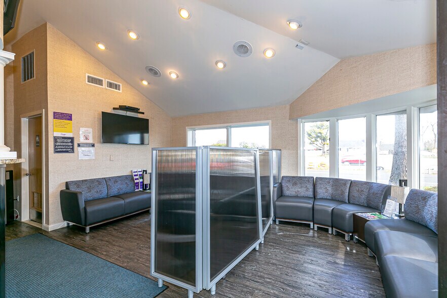 More Photos Of 986-990 Sunrise Hwy, Babylon Medical For Sale