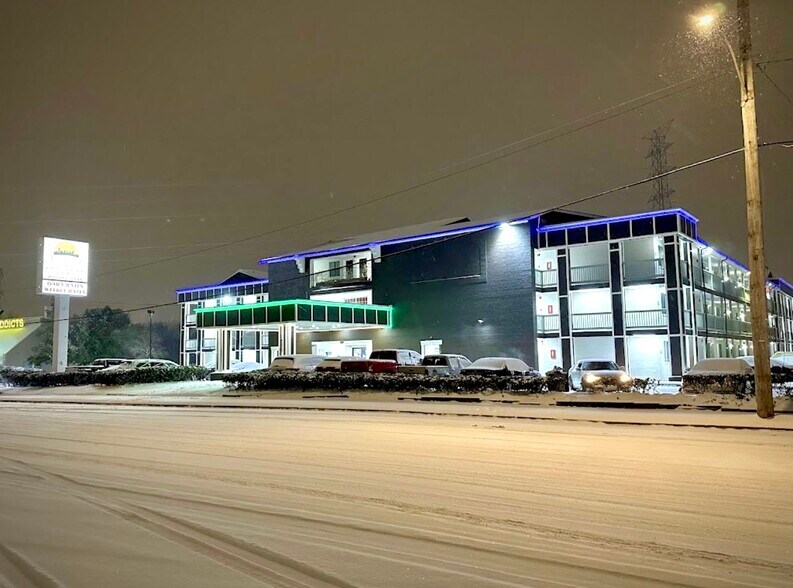 More Photos Of 4300 American Way, Memphis Hospitality For Sale