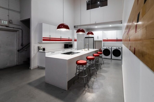 More Photos Of 2100-2106 Pontius Ave, Los Angeles Warehouse For Lease