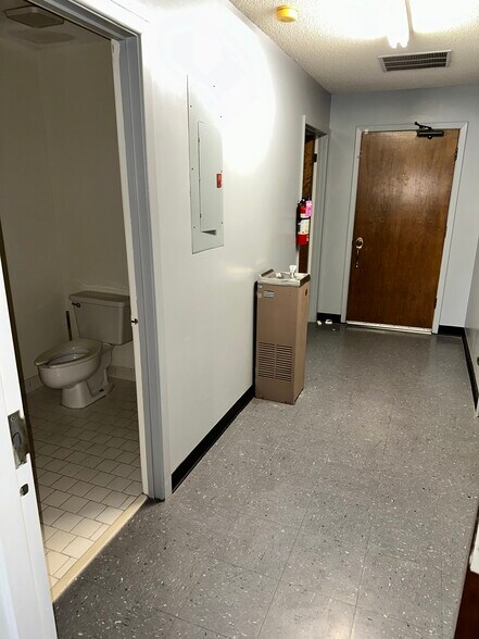 More Photos Of 620 Sevier St, Memphis Office For Sale
