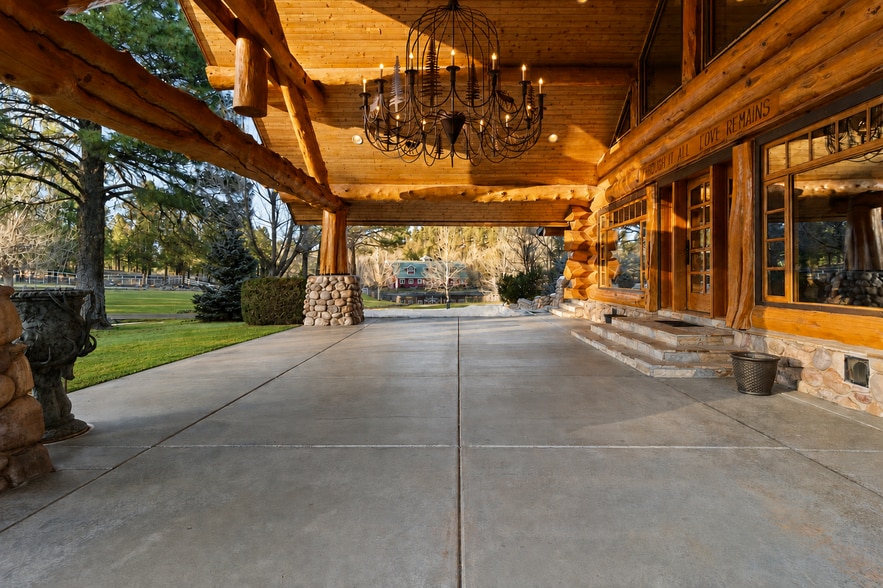 More Photos Of 1613 Black Canyon Rd, Heber Lodge Meeting Hall For Sale
