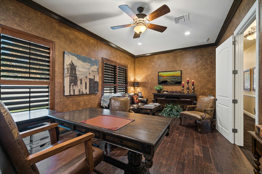 More Photos Of 12703 Spectrum Dr, San Antonio Loft Creative Space For Sale