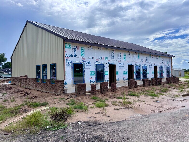 More Photos Of 2303 1st St, Danbury Convenience Store For Lease