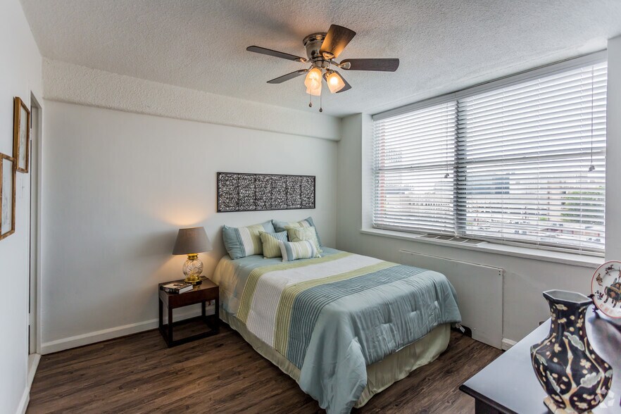 More Photos Of 57 N Somerville St, Memphis Apartments For Sale