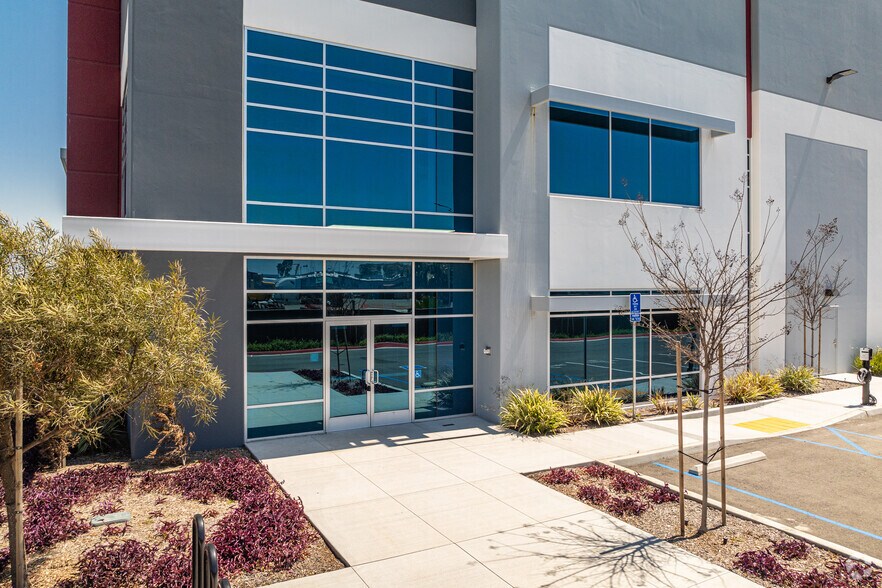More Photos Of 8151 Airway Rd, San Diego Warehouse For Lease