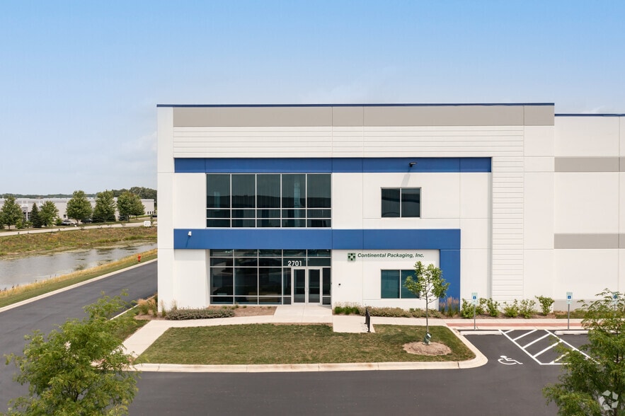 More Photos Of 2801 Galvin Dr, Elgin Warehouse For Lease