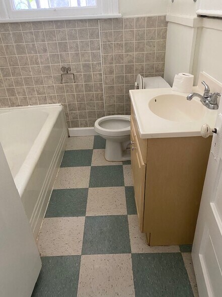 More Photos Of 2053 Linden Ave, Memphis Apartments For Sale