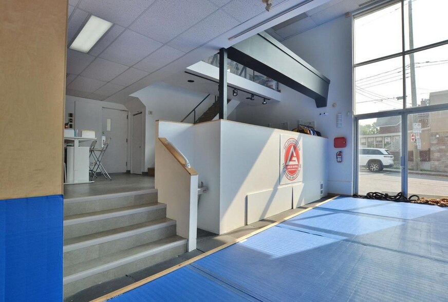 More Photos Of 37 Rue Sainte-Anne, Ste-Anne-de-Bellevue Storefront Retail Residential For Sale