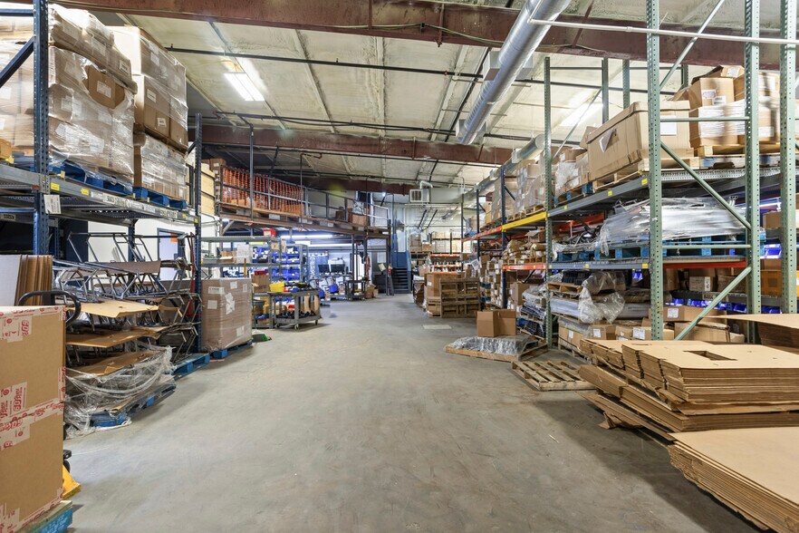 More Photos Of 1016 Katy Rd, Keller Warehouse For Sale