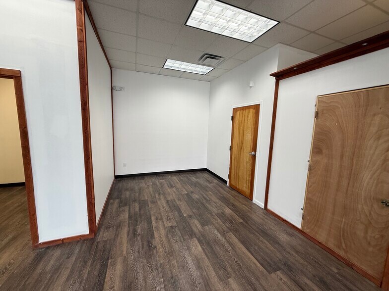 More Photos Of 461 Bridgeport Ave, Milford Unknown For Lease