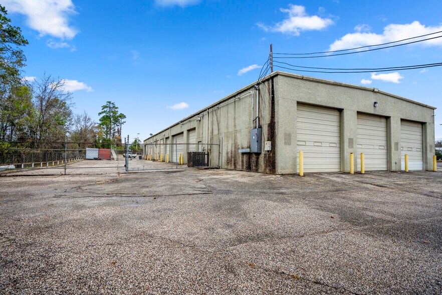 More Photos Of 80 Sorters McClellan rd, Kingwood Warehouse For Sale