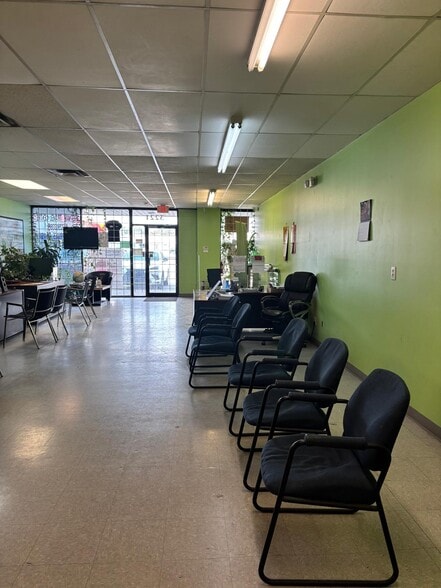 More Photos Of 3211-3235 17 Av SE, Calgary General Retail For Lease