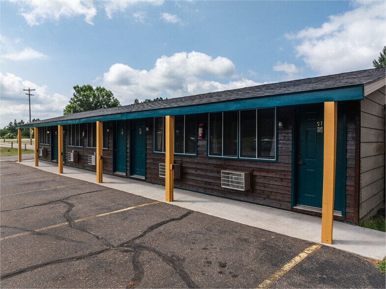 More Photos Of 16154 US 63 Hwy, Hayward Hotel For Sale