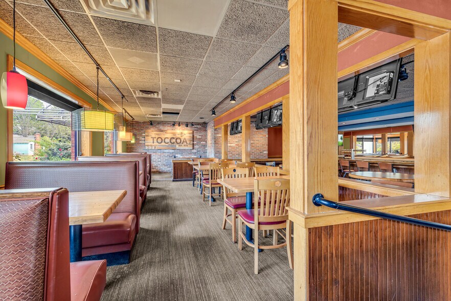 More Photos Of 1589 Big a Rd, Toccoa Flex For Sale