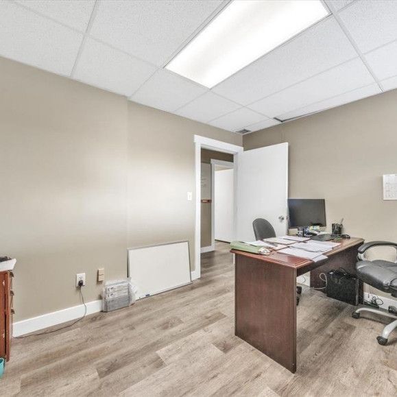 More Photos Of 25400-25430 Goddard Rd, Taylor Medical For Sale