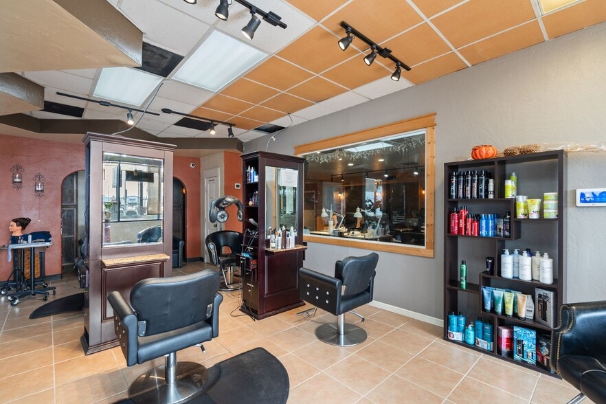 More Photos Of 1304 Ocean Beach Hwy, Longview Storefront Retail Office For Sale