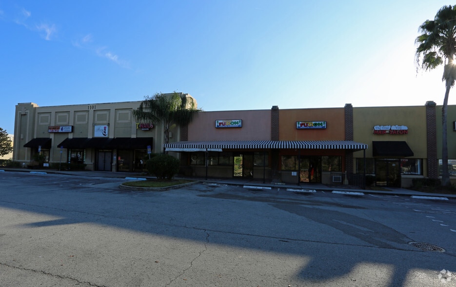 More Photos Of 1097-1131 S Clarke Rd, Ocoee Storefront Retail Office For Lease