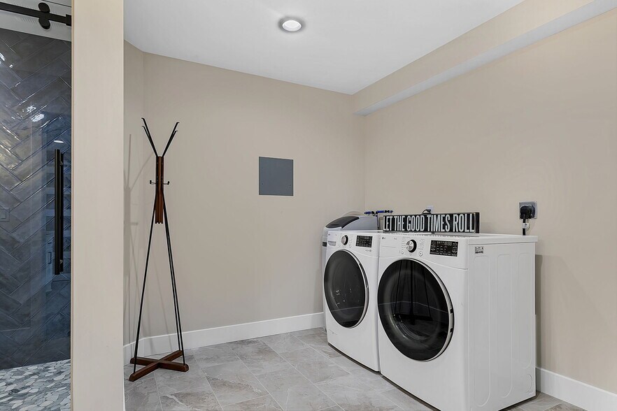 More Photos Of 1400 19th St NE, Sauk Rapids Industrial For Sale