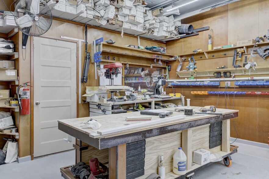 More Photos Of 24354 John R Rd, Hazel Park Flex For Sale