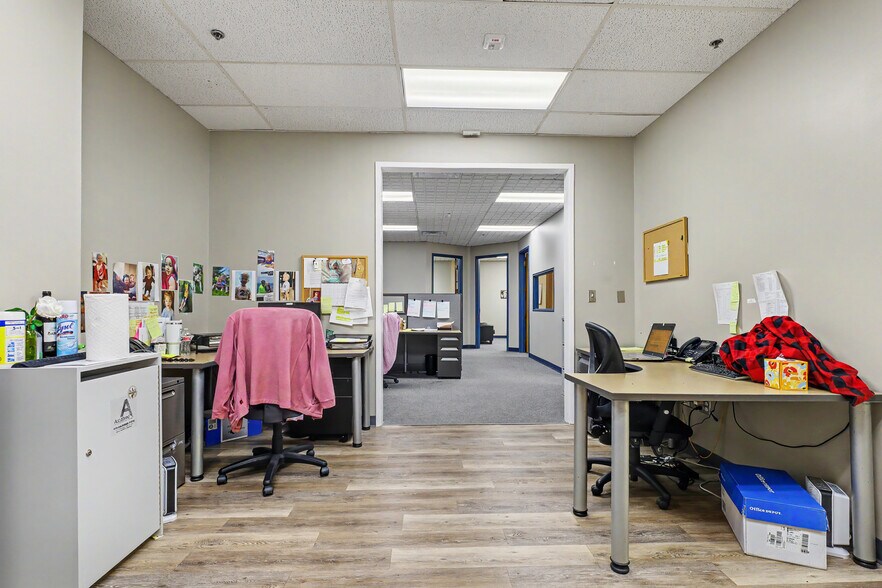 More Photos Of 835 Mason St, Dearborn Office For Lease