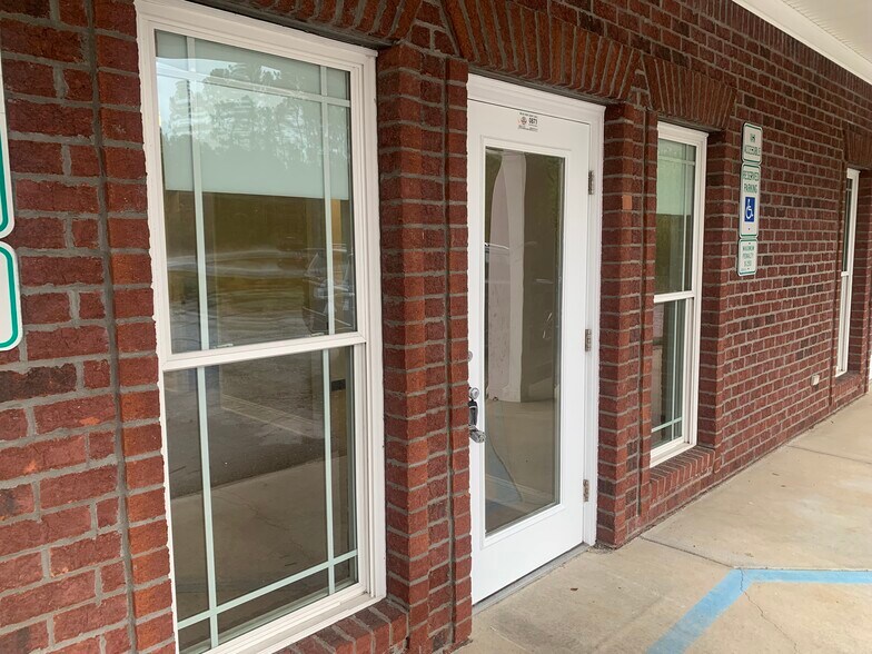 More Photos Of 100 Fall Creek Dr, Jacksonville Office For Lease