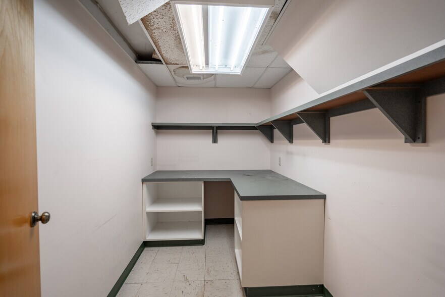 More Photos Of 1105 Monroe St, Endicott Medical For Sale