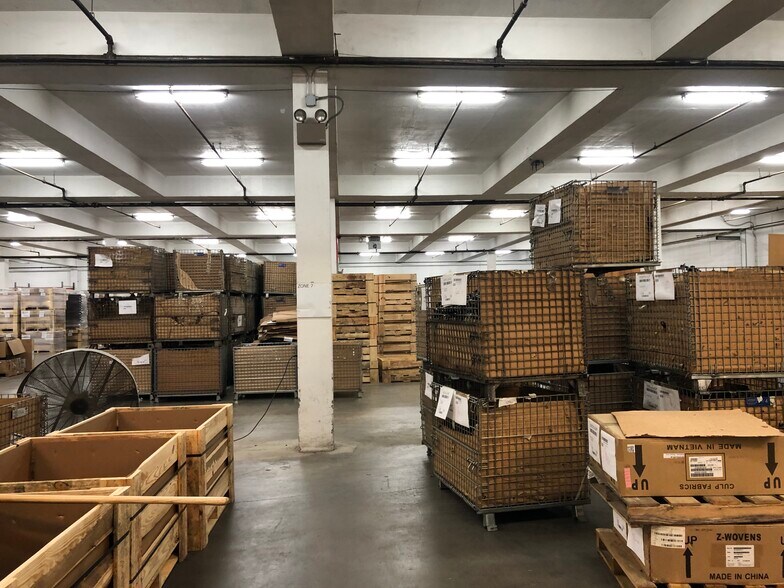 More Photos Of 300 N Newton Ave, Newton Manufacturing For Sale