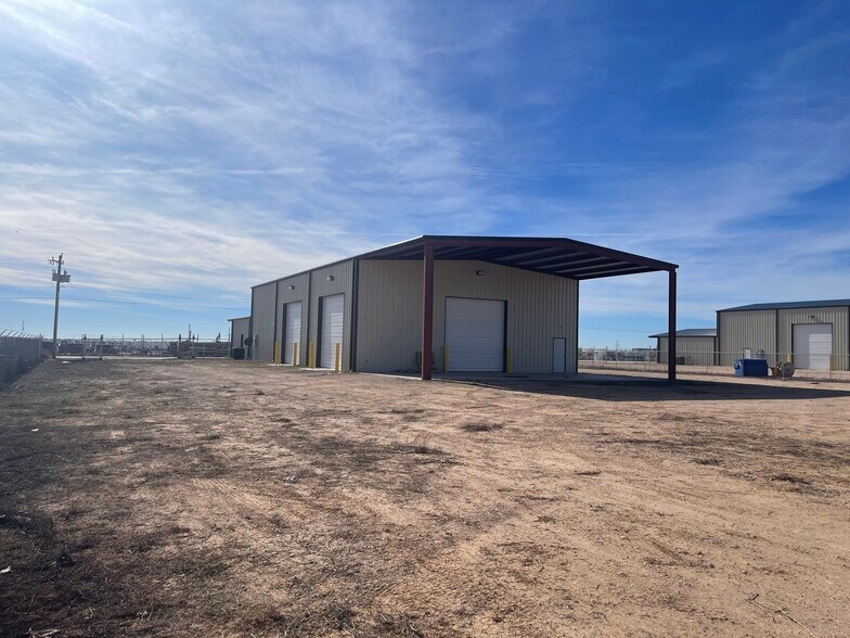 More Photos Of 1719 E County Road 153, Midland Warehouse For Lease