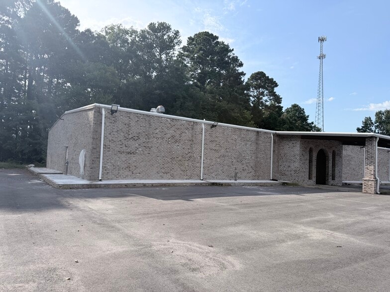 More Photos Of 17915 Elm, Athens Religious Facility For Sale