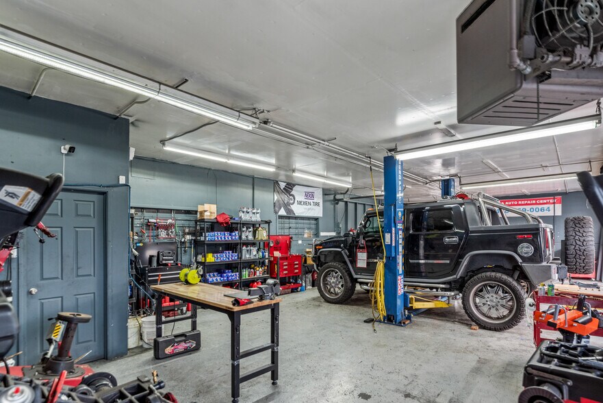 More Photos Of 2068 Winchester Blvd, Campbell Auto Repair For Sale