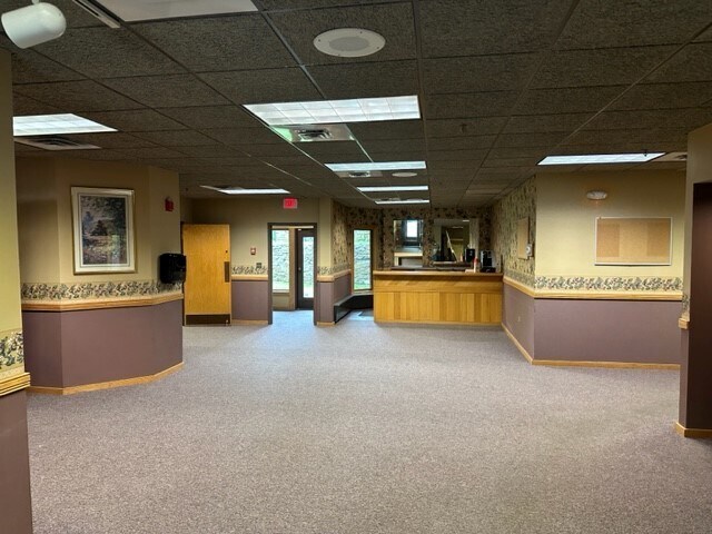 More Photos Of 184 High Ridge, Killington Storefront Retail Office For Lease