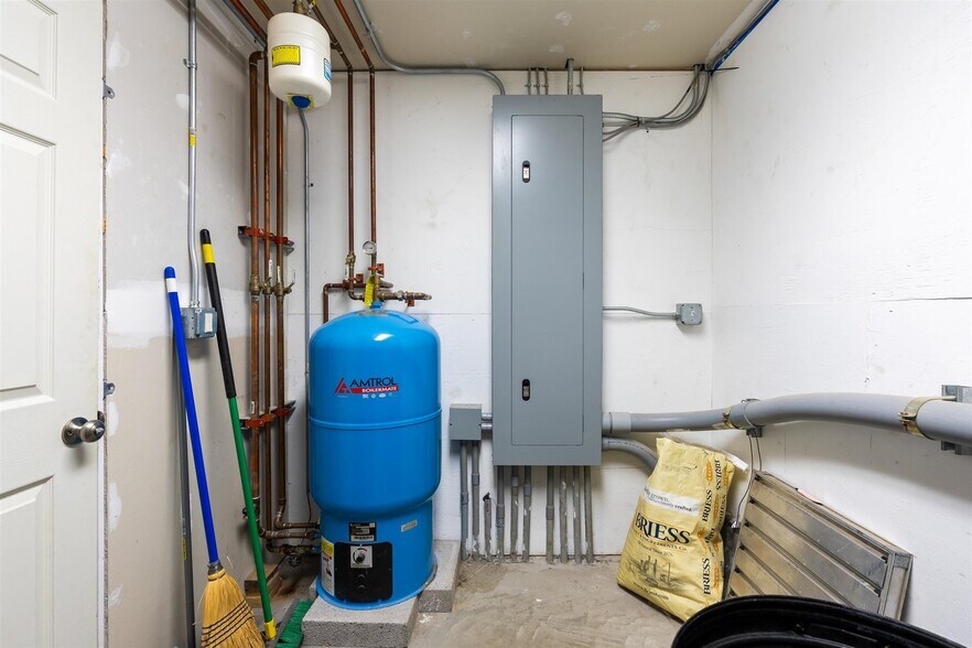 More Photos Of 4504 Bussey Rd, Syracuse General Retail For Sale