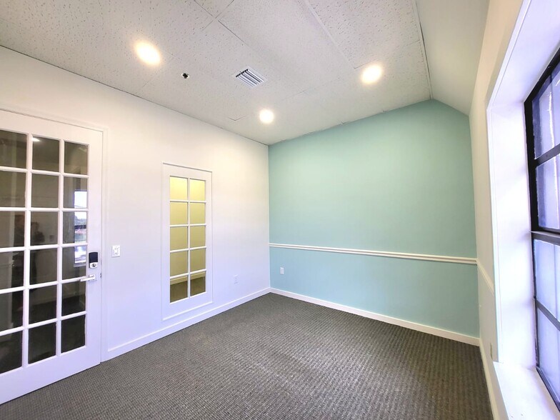 More Photos Of 1320 SE Federal Hwy, Stuart Medical For Lease