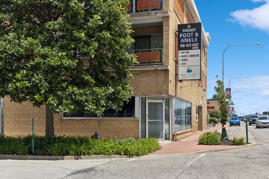 More Photos Of 3830 W 95th St, Evergreen Park Medical For Lease
