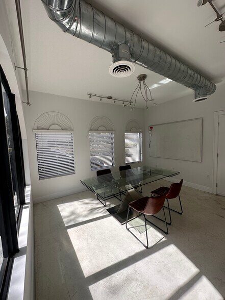 More Photos Of 445 NE 56th St, Miami Loft Creative Space For Lease