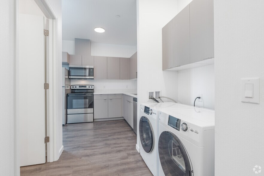 More Photos Of 2171 N Rosa Parks Way, Portland Apartments For Sale