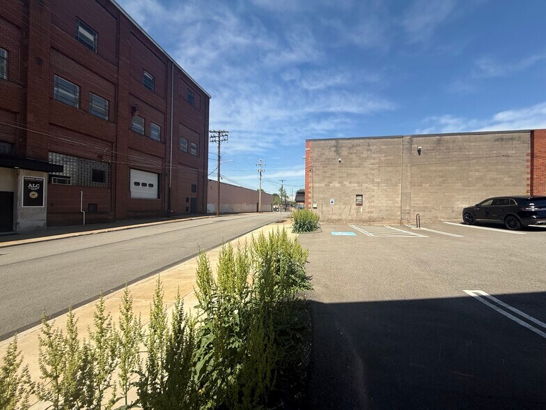 More Photos Of 4920 Harrison St, Pittsburgh Warehouse For Lease