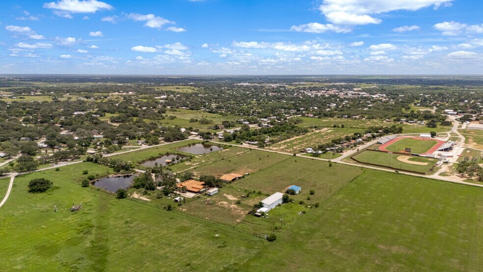 More Photos Of 1551 N Windy Knoll Dr, Devine Land For Sale