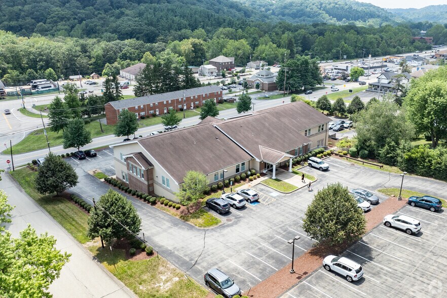 More Photos Of 4262 Old William Penn Hwy, Murrysville Medical For Lease