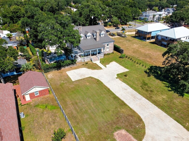 More Photos Of 1611 Glenn Swetman St, Biloxi Specialty For Sale